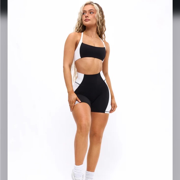 Buff Bunny Aurora Set - Picture 2 of 12